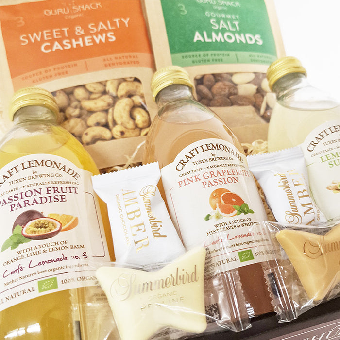 Gavekurv - økologisk gavekurv med lemonade og nødder