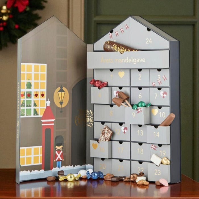 Familiekalender - Julehus fra Cocoture (inkl. mandelgave) 2025