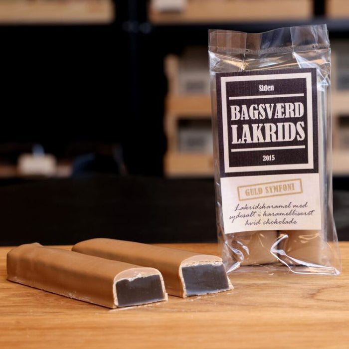 Lakridskaramel med sydesalt i karamelliseret hvid chokolade fra Bagsværd Lakrids