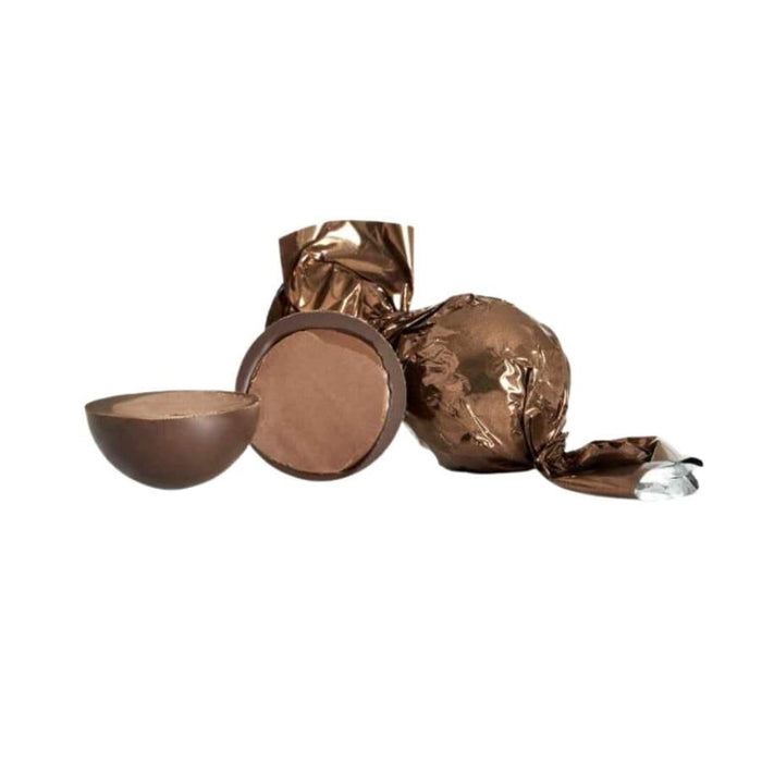 Chokoladekugler af mørk chokolade med fyld af kakaocreme, smag af karamel og havsalt