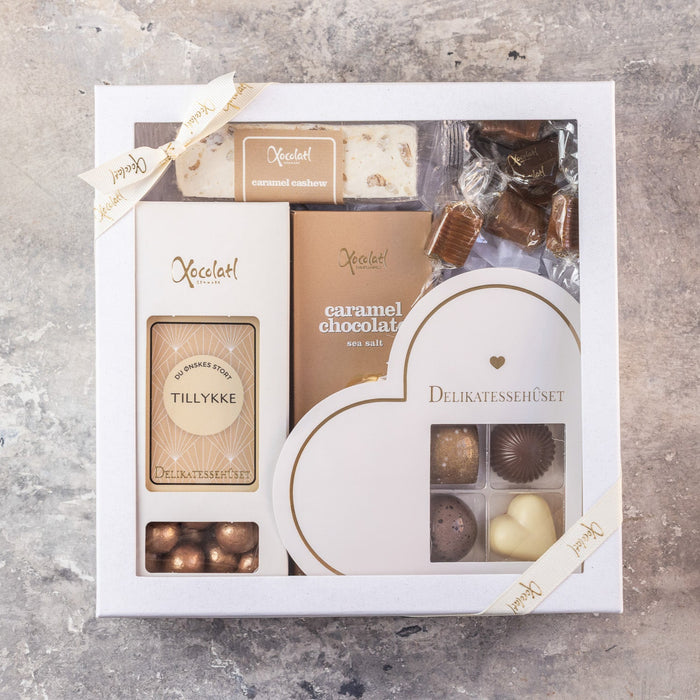 Beige tillykke gaveæske med lækkerier fra Xocolatl