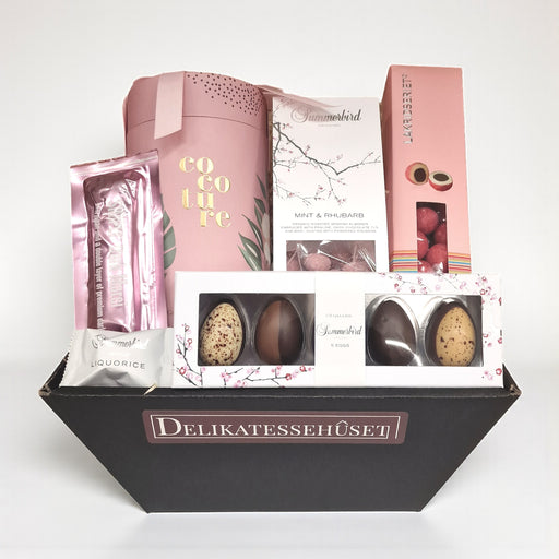 Gavekurv med søde lækkerier, chokolade m.m.