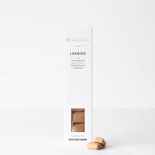 Bagsværd gaveæske med lys symfoni lækker lakrids med chokolade