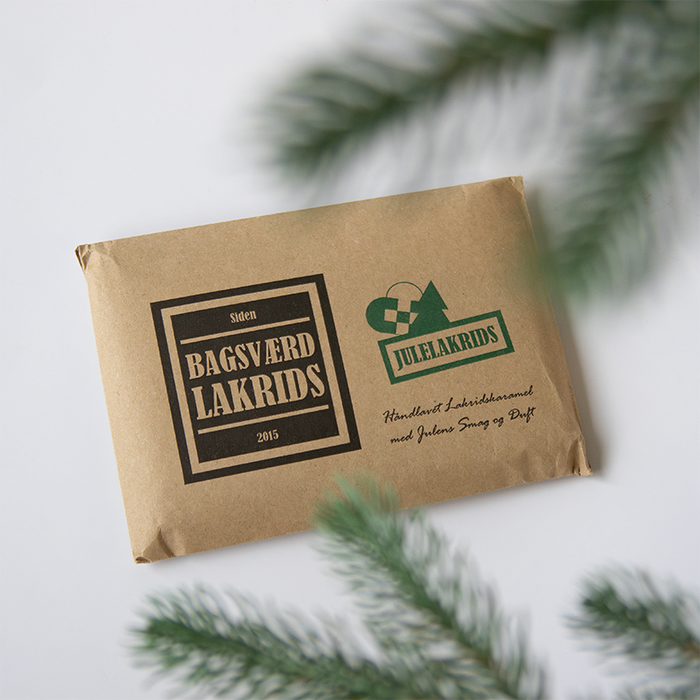 Bagsværd Julelakrids – håndlavet dansk lakrids med julens krydderier og friskrevet appelsinskal, perfekt til gavekurv. Eksklusiv kvalitetslakrids fra Bagsværd Lakrids – perfekt som julegave eller til hyggestunden i julen.