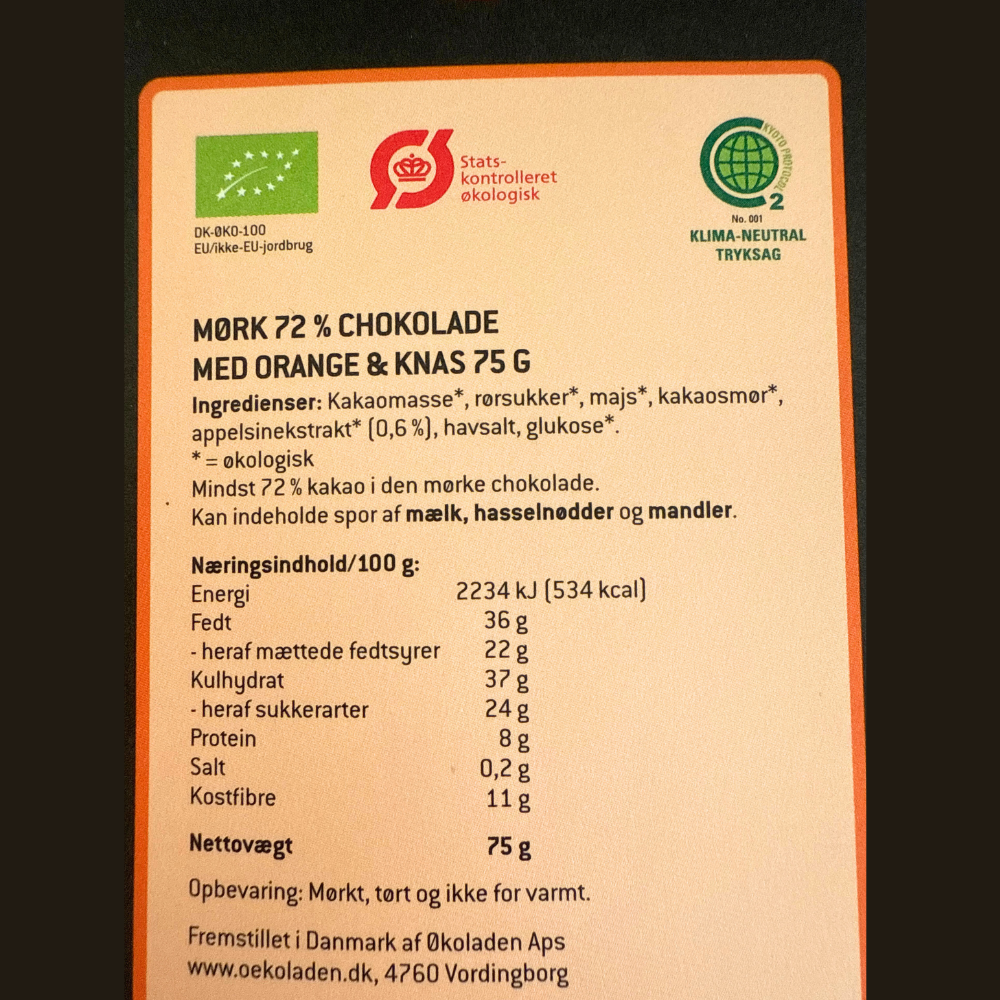 Ingrediensliste og næringsindhold for Elmelund økologisk mørk chokolade 72% med orange og knas.