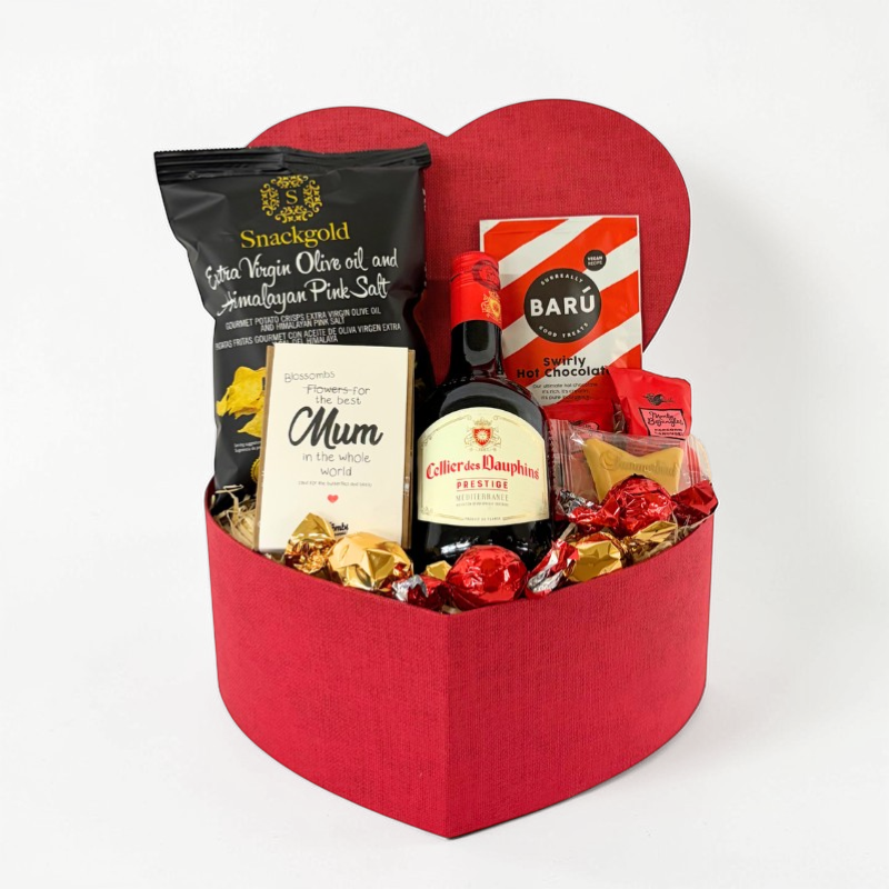 Flot gaveæske hjerte med vin, chokolade, chips og blomsterbomber til mors dag