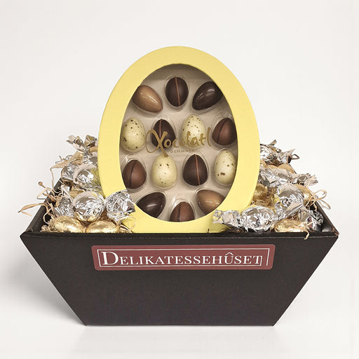 Påske gavekurv med fyldte påskeæg og chokoladekugler