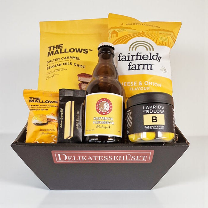 Gavekurv med påskeøl, lakrids og chips