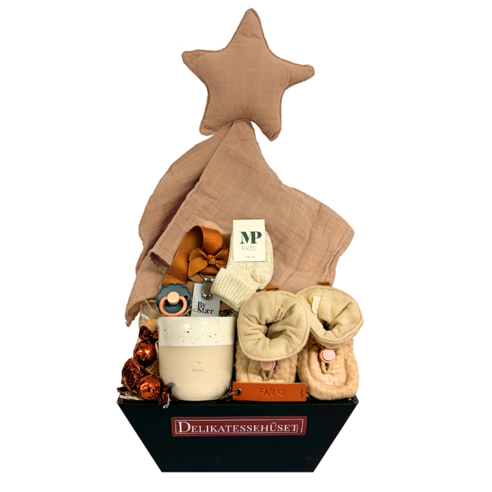 Nybagte far gavekurv med praktiske og hyggelige produkter til både far og baby