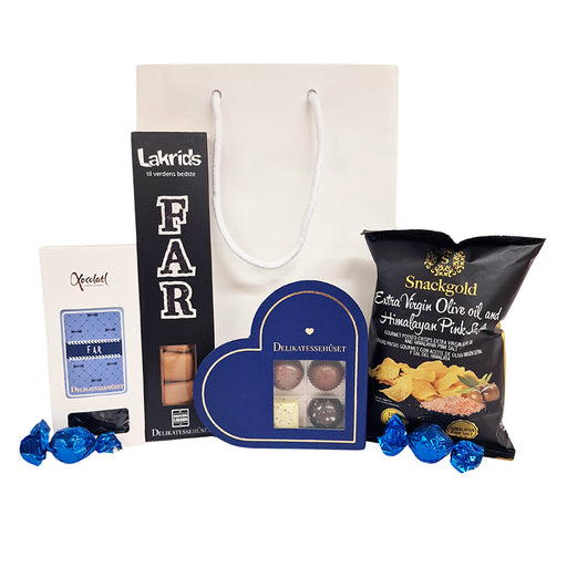 Gavepose med lakrids, chokolade og chips. En sød lille gave til din far på Fars dag.