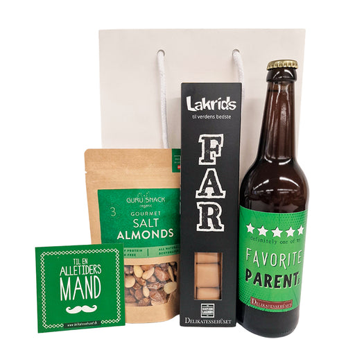 Den perfekte Fars dag gave med øl, lakrids og saltede snacks. Han vil helt sikkert blive glad for denne fine gavepose.