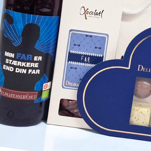 Gavepose til Fars dag med dansk øl og danske lækkerier. Der er både chokolade, lakrids og saltede mandler.