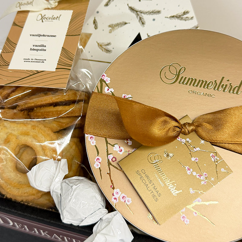 Guld julekurv med summerbird chokolade og vaniljekranse