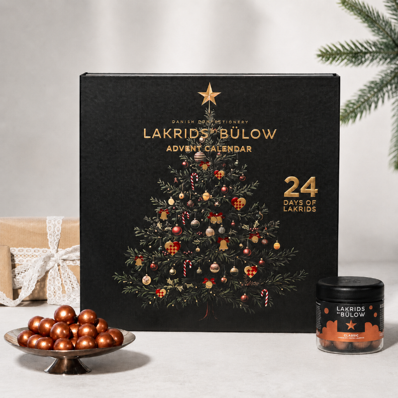 Lakrids by Bülow julekalender inkl. gratis bøtte Classic lakrids (værdi 99,-). Køb online hos Delikatessehuset