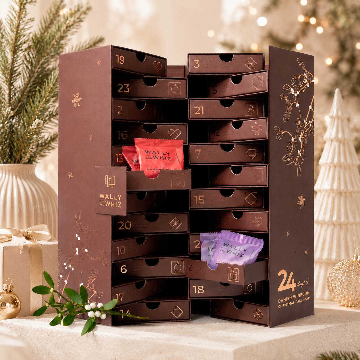 Presale, Julekalender fra Wally og Whiz med vingummi. Delevenlig kalender. Bestil i god tid og få en gratis bøtte lakrids med uden beregning. 