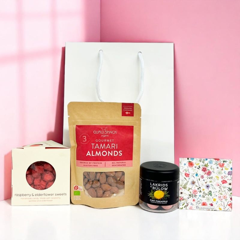 Gavepose med bolsjer, lakrids og mandler