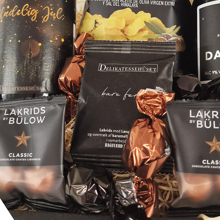 Lille julekurv med danske specialøl, Lakrids by Bülow og lækre delikatesser fra Delikatessehuset.