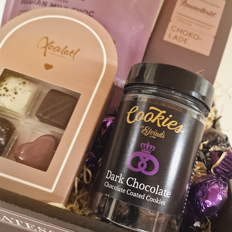 Gavekurv med fire eksklusive chokoladeprodukter¨