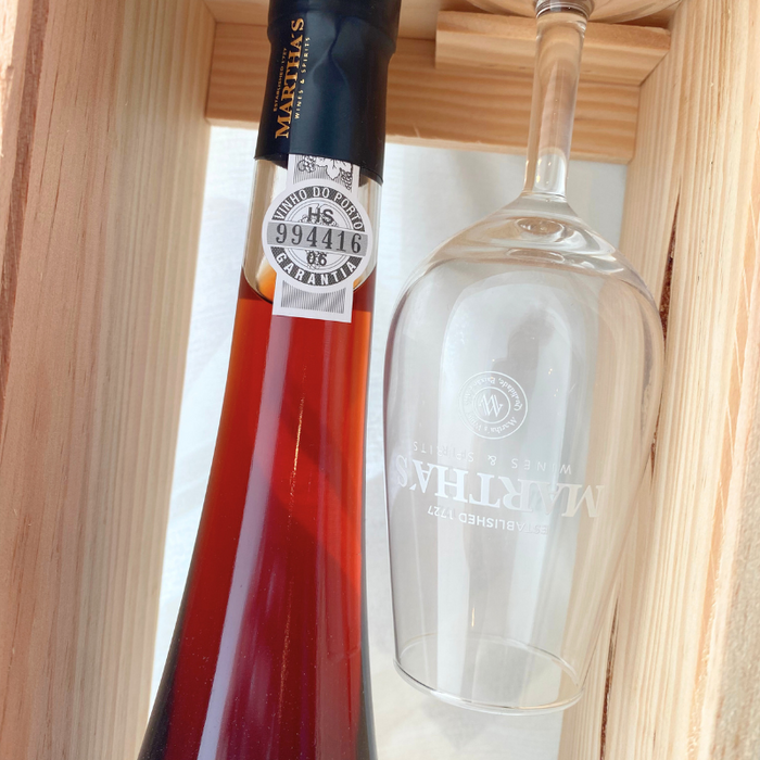 Flaske Martha’s 10 års tawny port i eksklusiv gavepakke med glas