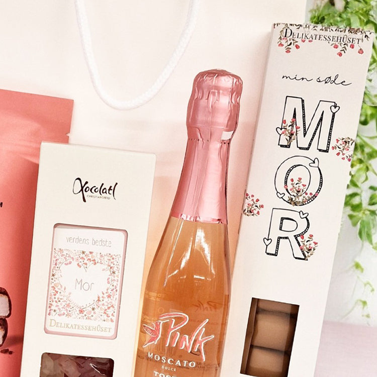 Flot gavepose med moscato, lakrids og skumfiduser til mor