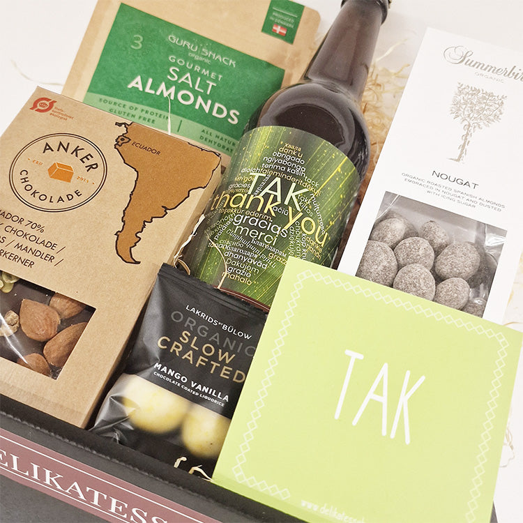 Gavekurv med økologisk specialøl, chokolade fra Summerbird og Anker samt lakrids til en takkegave.