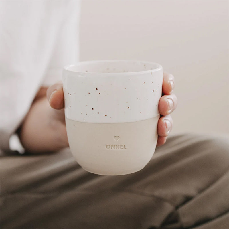 Kaffekrus med ONKEL 320 ml set fra en anden vinkel