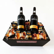 Gavekurv med to flasker portvin. Send en gave med portvin. Her får du både en klassisk Tawny samt en LBV portvin