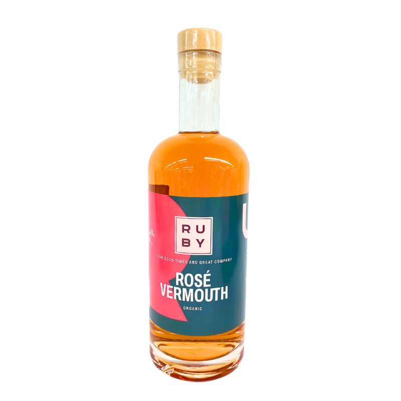 Likør med Rose Vermouth. Ideel til sommer drinks men kan også drikkes som den er.