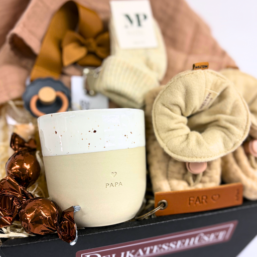 Barselsgave til far med personlige gaver og små overraskelser til nyfødt baby