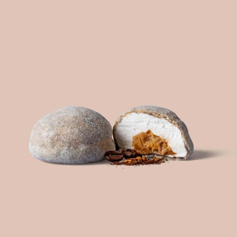 The Mallows kaffe-skumfidus med karamel vist hel og i snit