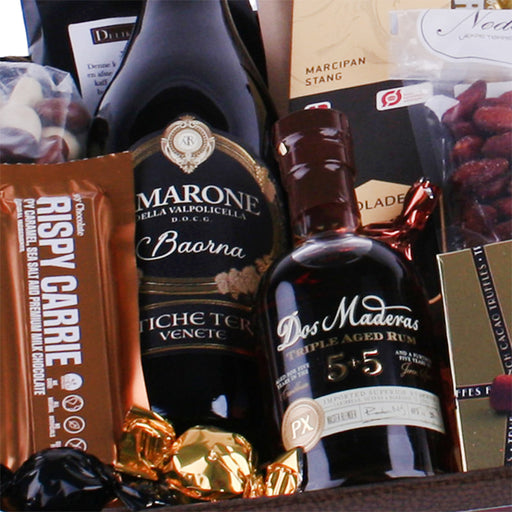 Eksklusiv gavekurv julekurv. Portvin, Rødvin, Juleøl, Rom, chokolade og meget andet. Perfekt som firmagave