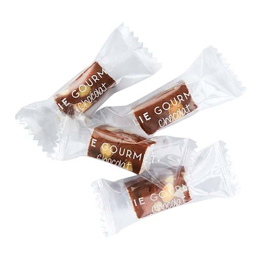 Denne klassiske franske nougat med mandler smager helt igennem fantastisk! Det franske skyder virkelig igennem med denne bløde men samtidig, seje nougat.